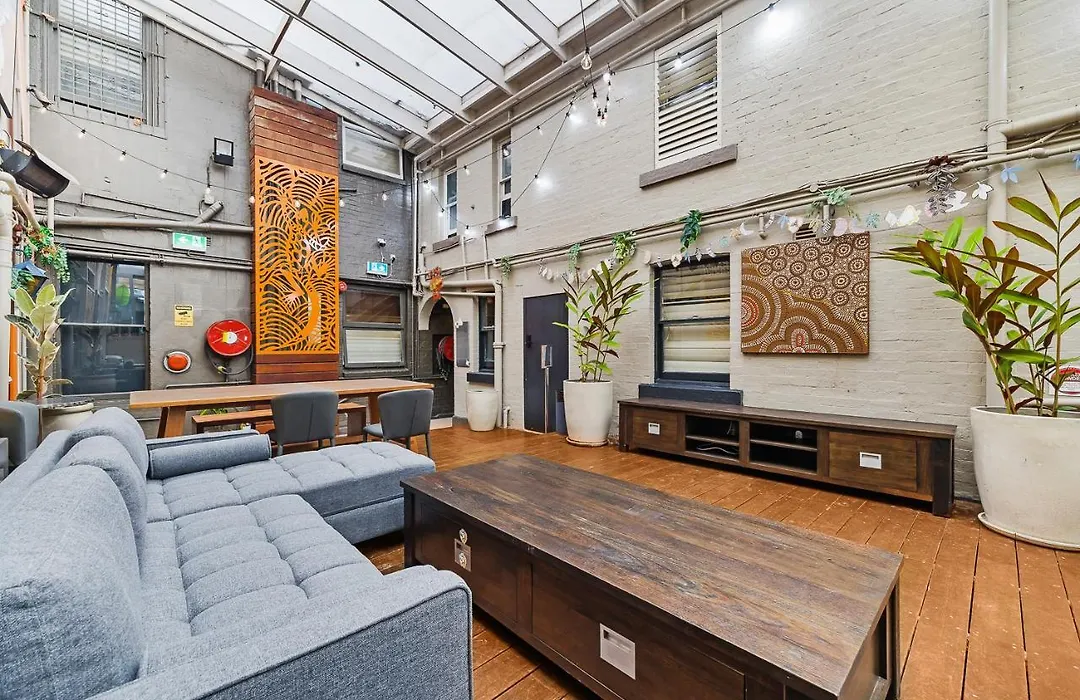 Backpackers Hq-1